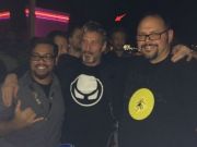 McAfee創(chuàng)始人：3周內(nèi)破解不了iPhone 我就把鞋吃了