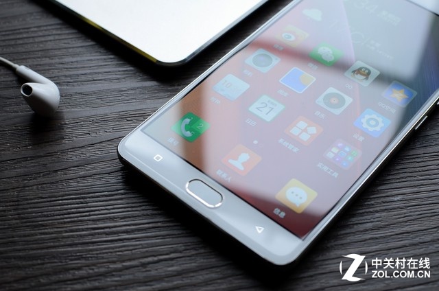 商務(wù)手機(jī)也有高顏值? 金立M5 Plus圖賞