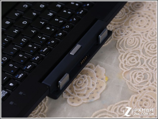 Z8300配4G內存 品鉑W1S二合一平板評測