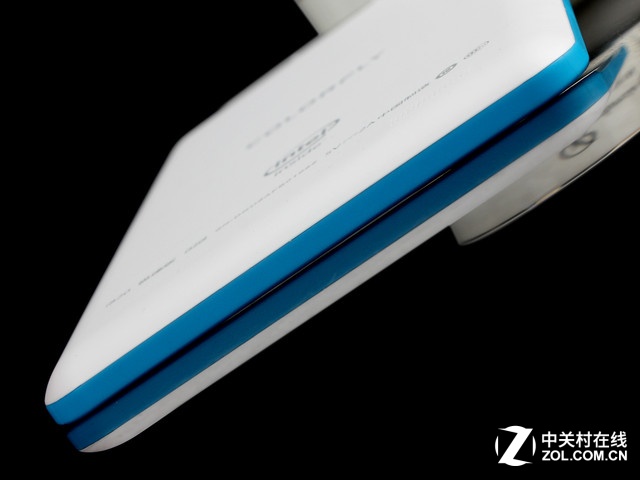 一抹潔凈天空藍 七彩虹i820急速版評測