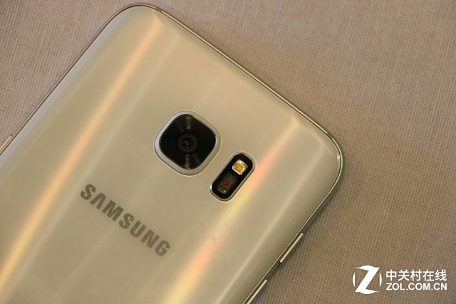 三星S7 edge換裝 側面屏幕到底能干啥