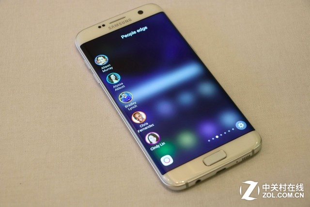 三星S7 edge換裝 側(cè)面屏幕到底能干啥