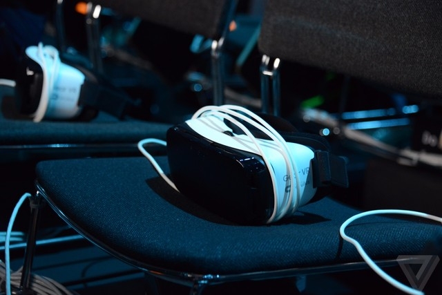 VR看展新時代 三星S7/S7 edge發布回顧