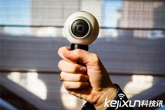 MWC2016三星發布Gear 360全景相機 扎克伯格為其站臺