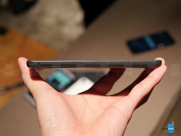 略丑的個性設計 HTC Desire三新機上手