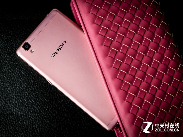 情人節送什么? 市售玫瑰金手機好選擇