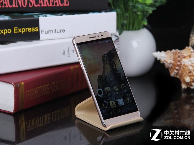 陪你快樂回家 這才是春節(jié)要買的手機