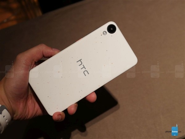 略丑的個性設計 HTC Desire三新機上手