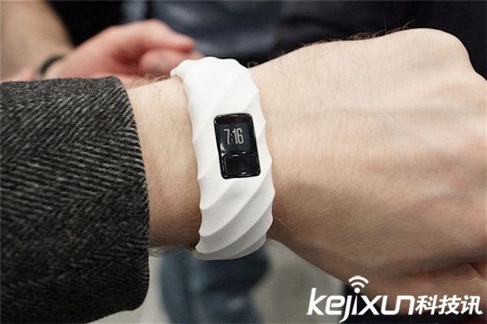 佳明發布兩款全新可穿戴健身腕帶 外觀花里胡哨