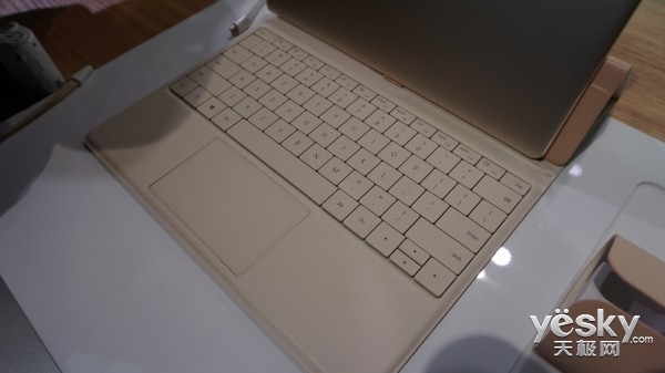 如眾星捧月 細數華為MateBook專屬定制配件