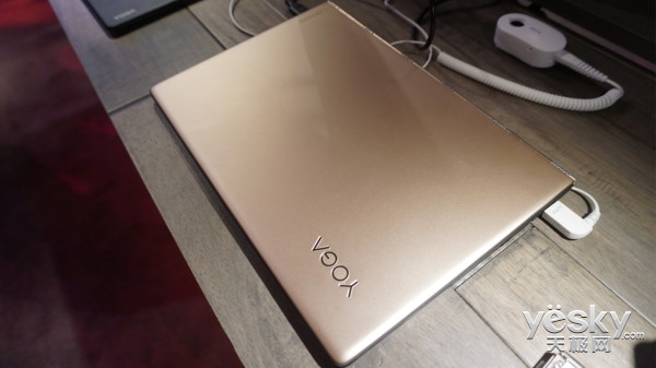 金光閃耀全球最輕薄 聯想YOGA 4S現場速評