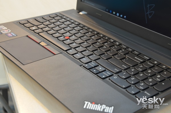 看AMD打造影音新時代!ThinkPad E565評測