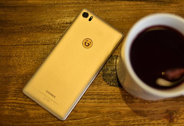 拍照出色搭配超級續(xù)航 金立S8上手體驗