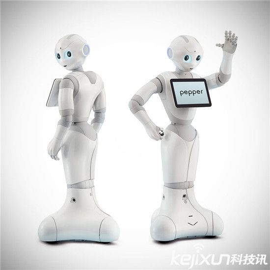 軟銀不僅投資了阿里巴巴:還開發了情感機器人Pebble