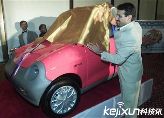 印度阿三真牛逼:馬斯克特斯拉被100%關稅嚇尿了