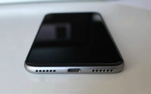 蘋果iPhone 7真機諜照曝光:魅族笑了