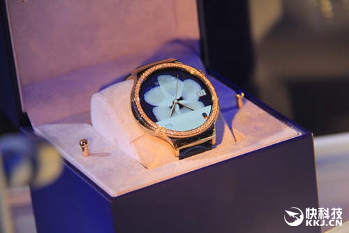 4888元!HUAWEI WATCH星月系列發(fā)布:施華洛世奇寶石