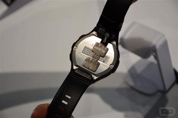 3300元!卡西歐首款智能表上市:續航一整月