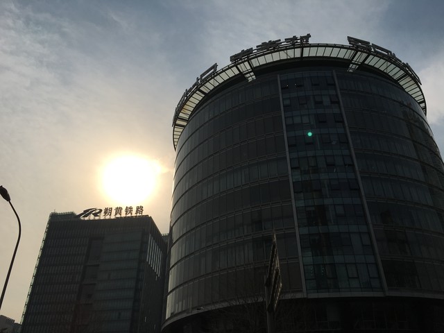 尖Phone:vivo Xplay5對(duì)比蘋果6s Plus 