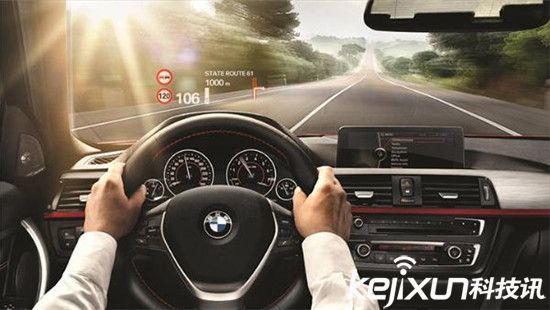 汽車擋風玻璃成精啦:一秒變身顯示屏太拉風了!