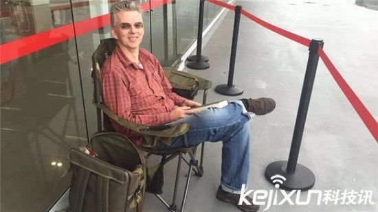 特斯拉正式發布Model 3：全球粉絲瘋了！