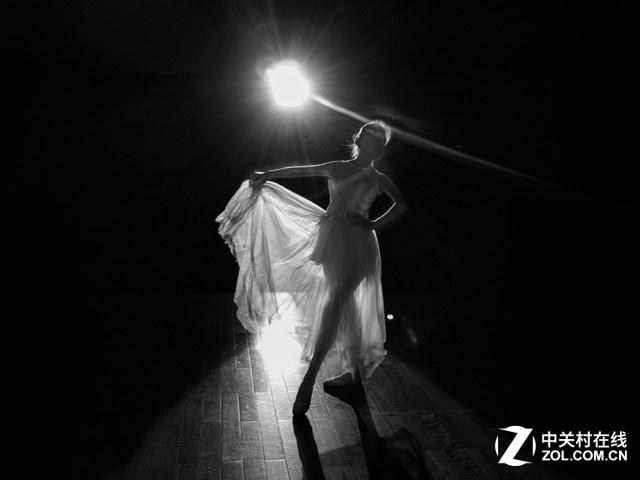 vivo Xplay5暗光拍攝挑戰芭蕾最美瞬間