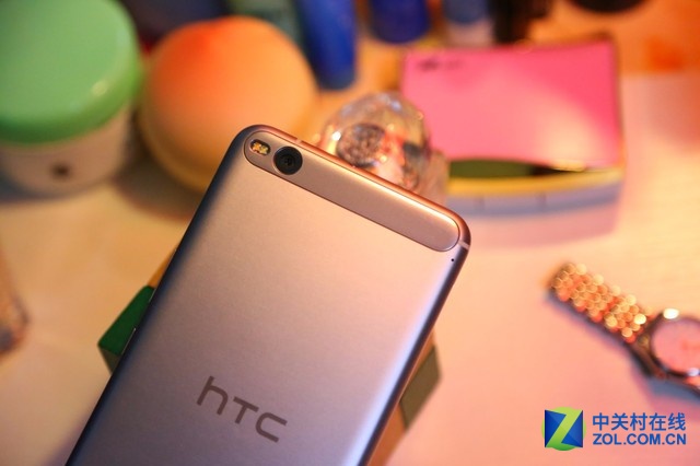 探索高雅的金屬藝術(shù) HTC One X9圖賞