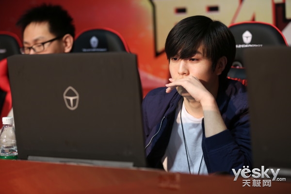 全國高校電競聯賽北航站開擼:最佳裝備亮相