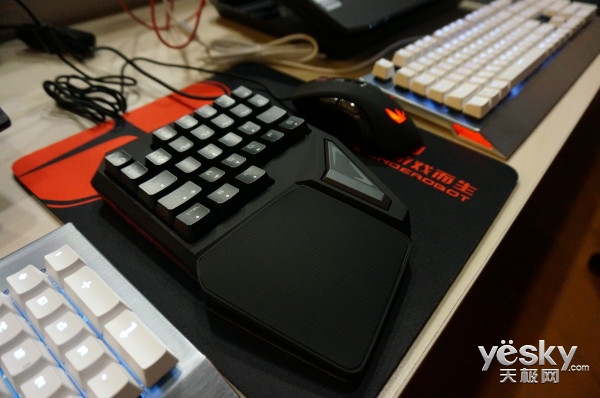 全國高校電競聯賽北航站開擼:最佳裝備亮相