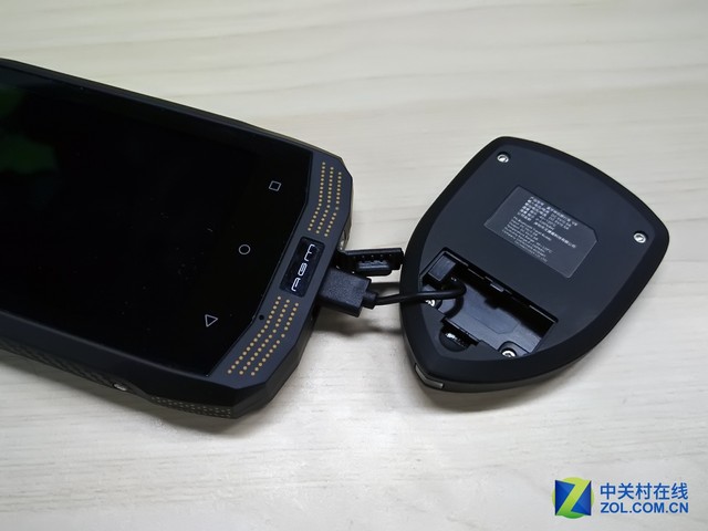 定義都市輕旅行 AGM Rio三防手機評測(待審核)