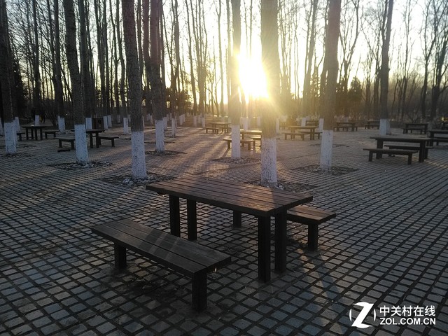 定義都市輕旅行 AGM Rio三防手機評測(待審核)