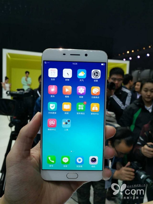 圓潤均衡由內(nèi)而外 OPPO R9搶先體驗
