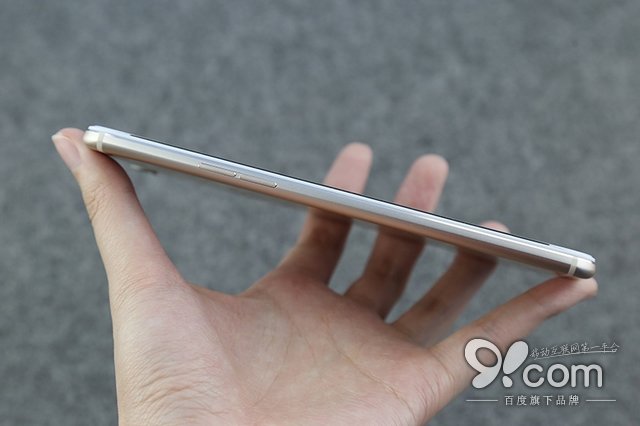 至美機身+前置指紋 OPPO R9開箱圖賞