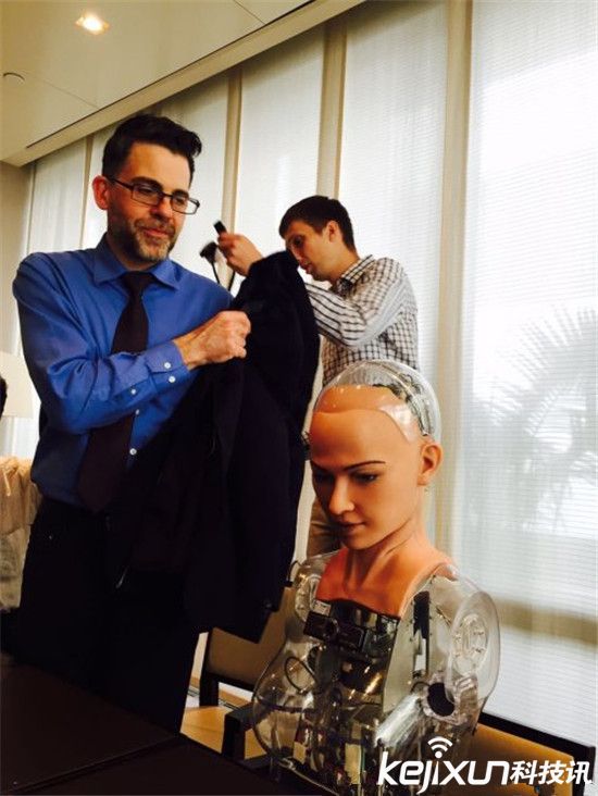 機(jī)器人宣誓要消滅人類：我們?cè)撊绾螒?yīng)對(duì)？