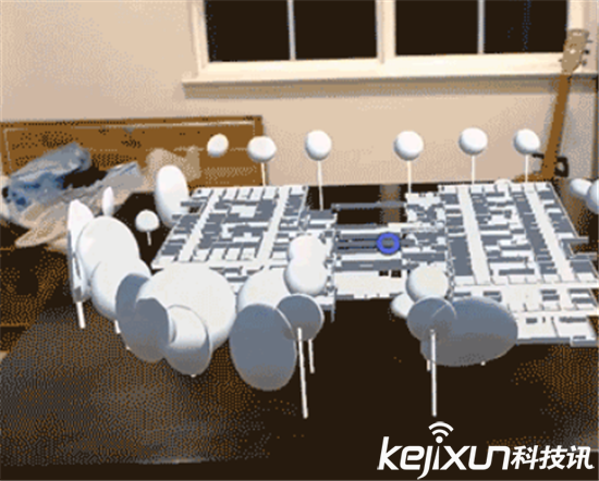 AR竟完虐VR技術(shù)?微軟HoloLens演示