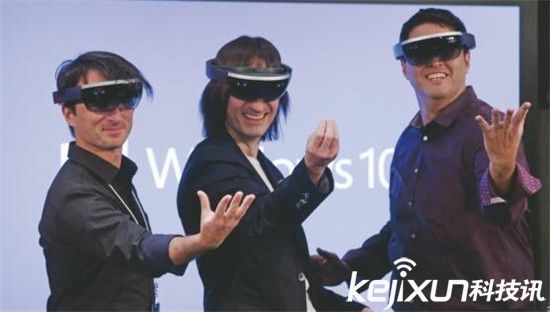 用微軟HoloLens玩Xbox One 效果太震撼