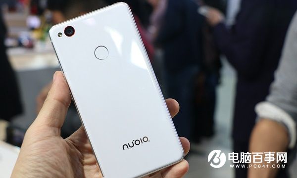 圓潤玻璃機身 nubia Z11 mini外觀體驗