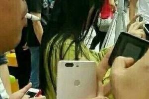 華為榮耀新旗艦V8今日發布：雙攝像頭