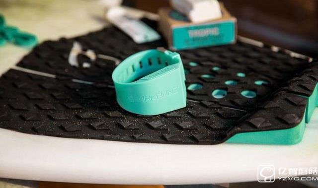 出海必備 一款可以擊退鯊魚的智能手環(huán)