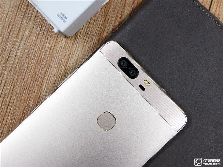 華為榮耀V8評(píng)測(cè):極致科技集大成者 內(nèi)斗華為P9?