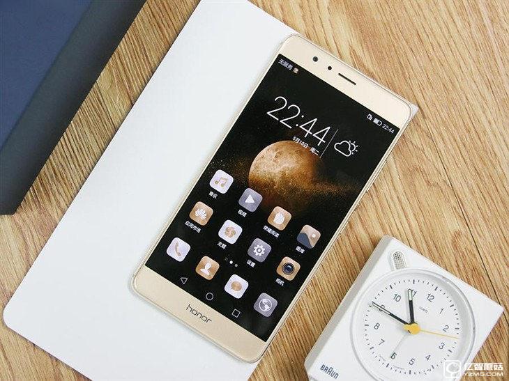 華為榮耀V8評測:極致科技集大成者 內(nèi)斗華為P9?