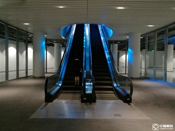 華為榮耀V8評測:極致科技集大成者 內(nèi)斗華為P9?