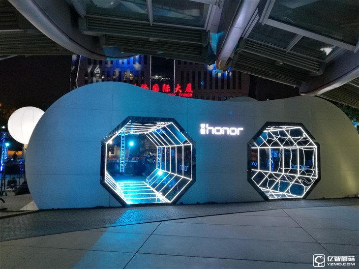 華為榮耀V8評測:極致科技集大成者 內(nèi)斗華為P9?