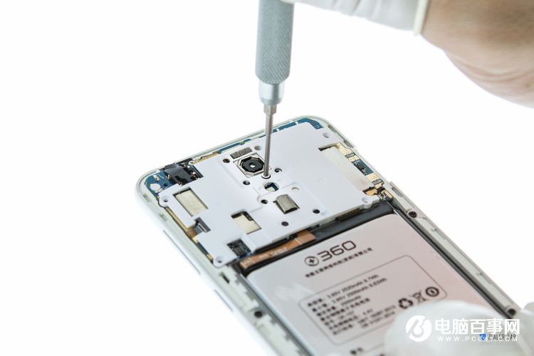 360手機F4做工如何?360手機F4拆機圖解評測