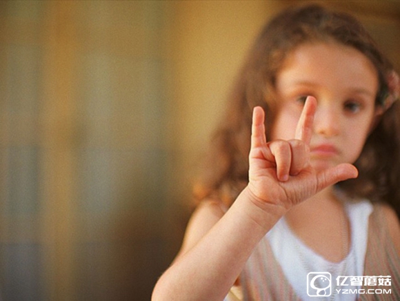 真正的讀心術？這款智能頭盔可利用腦波進行交流