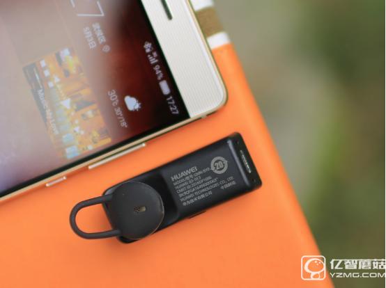 玩轉腕上時尚 3D曲面屏華為手環B3評測