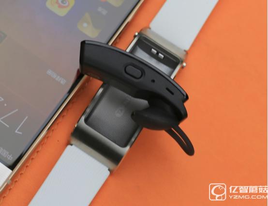 玩轉腕上時尚 3D曲面屏華為手環B3評測