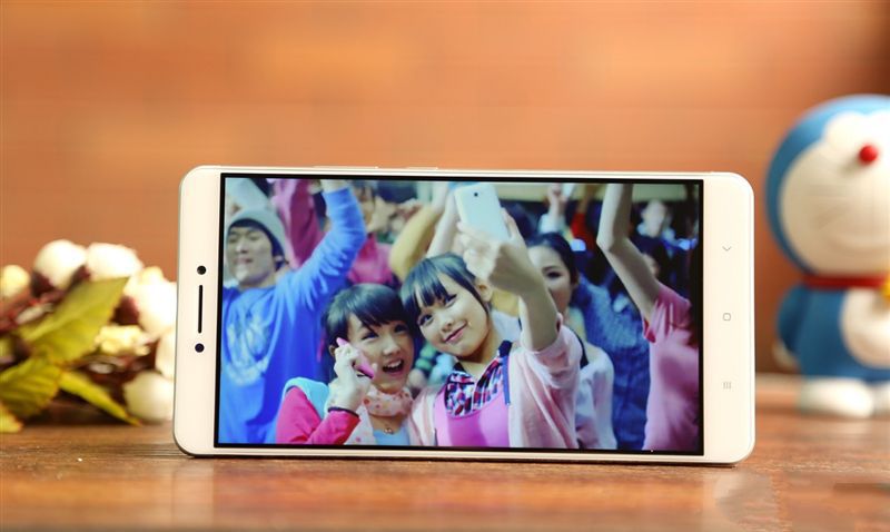 6.44寸黃金大屏！小米Max深度評測：續航驚人