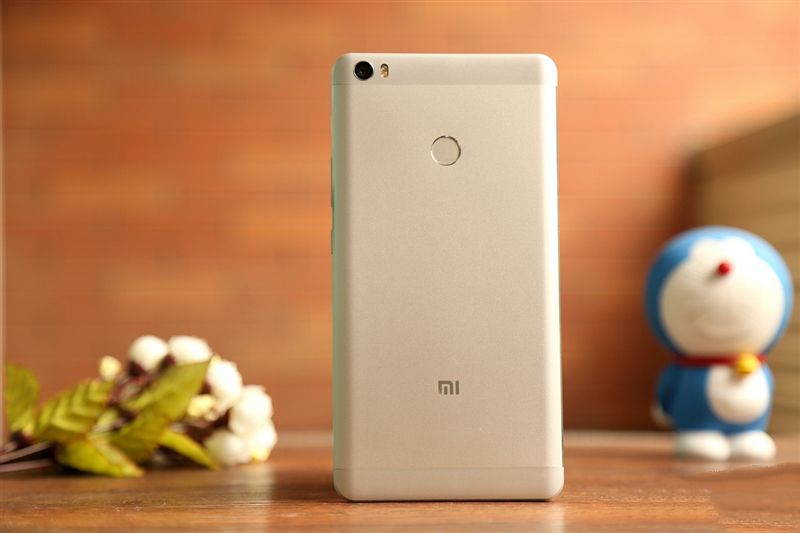 6.44寸黃金大屏！小米Max深度評測：續航驚人