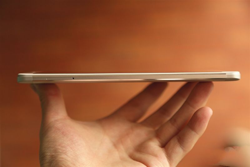 6.44寸黃金大屏!小米Max深度評測:續(xù)航驚人